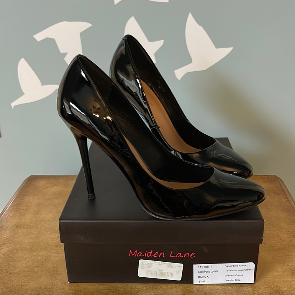 Maiden Lane Basic Black Pump - 9.5